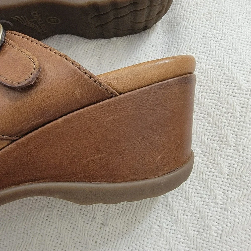 Dansko Ana Wedge Slide Buckle Sandals Tan Glazed Kid Leather Size EU 37 US 6.5-7